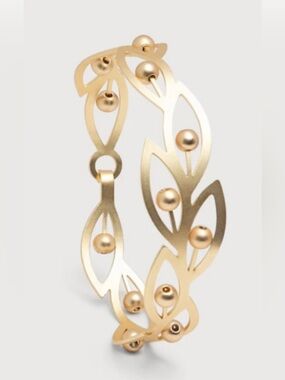 SA8 | Saachi Beaded Botanical Hook Bracelet | Gold